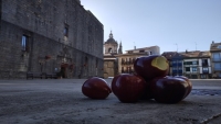En el nombre de la manzana, Amén